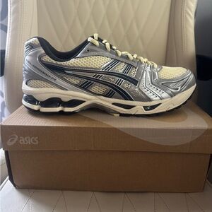 ASICS Gel-Kayano 14 Men's Oyster White/ Steeple Grey Athletic Shoes